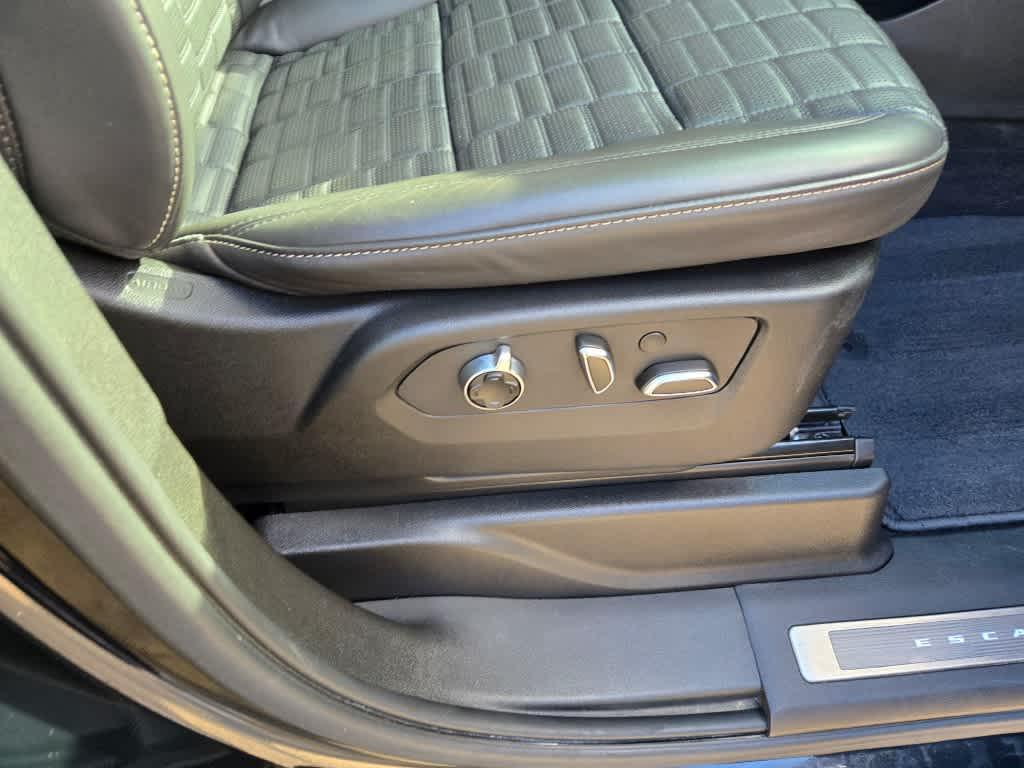 used 2023 Cadillac Escalade ESV car, priced at $79,995