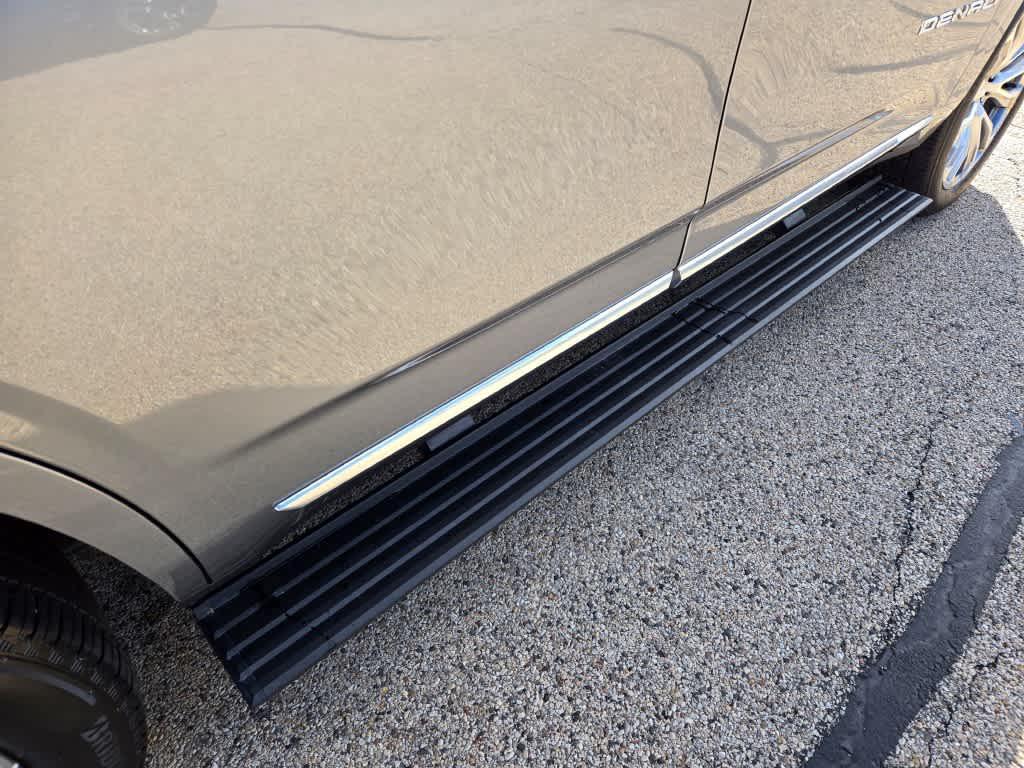 used 2024 GMC Yukon car, priced at $72,995