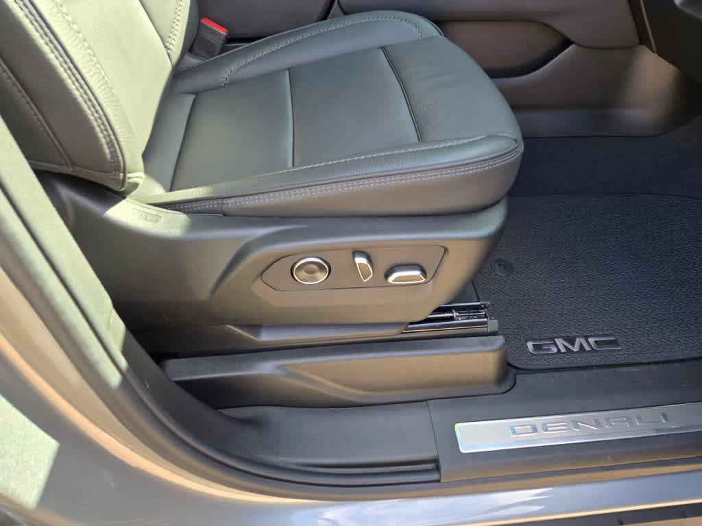 used 2024 GMC Yukon car, priced at $72,995