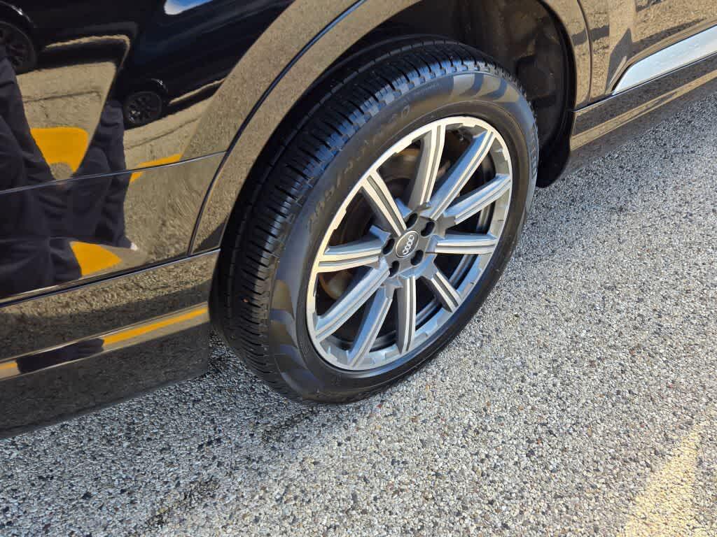 used 2018 Audi Q7 car, priced at $18,695