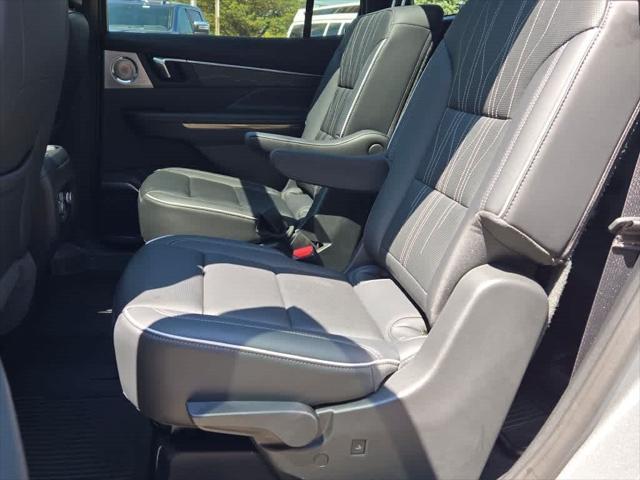used 2025 Buick Enclave car, priced at $58,995
