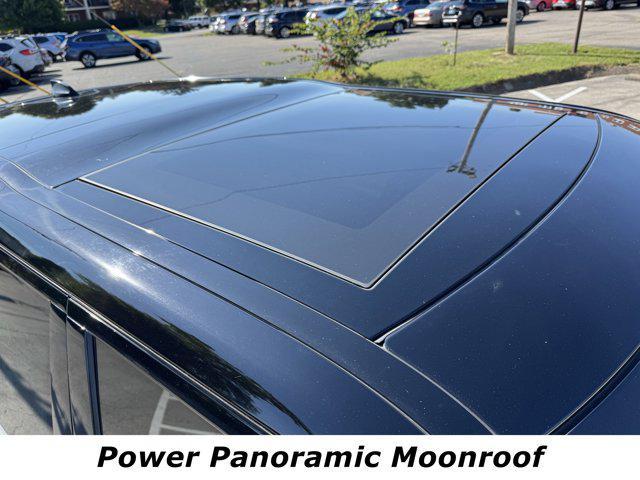used 2022 Land Rover Discovery car, priced at $26,876