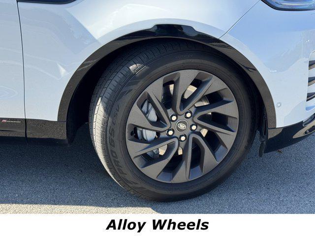 used 2022 Land Rover Discovery car, priced at $26,876