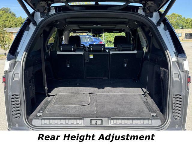 used 2022 Land Rover Discovery car, priced at $26,876