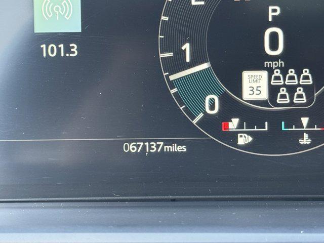 used 2022 Land Rover Discovery car, priced at $26,876
