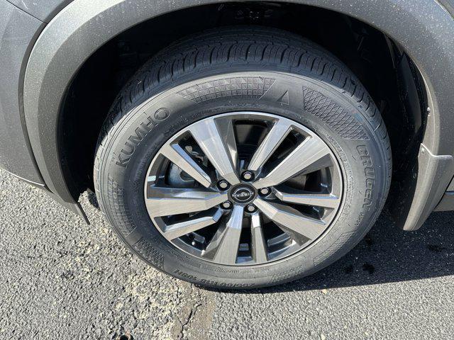 new 2025 Nissan Pathfinder car, priced at $43,514