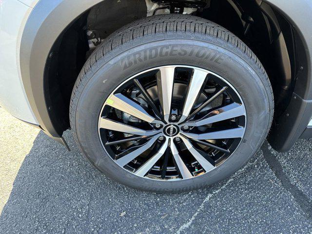 new 2025 Nissan Pathfinder car, priced at $51,056