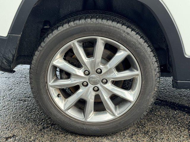 used 2014 Jeep Cherokee car, priced at $15,619