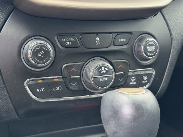used 2014 Jeep Cherokee car, priced at $15,619