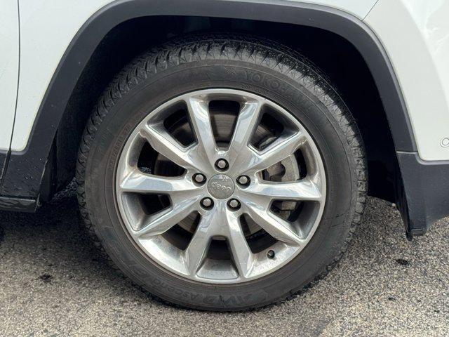 used 2014 Jeep Cherokee car, priced at $15,619