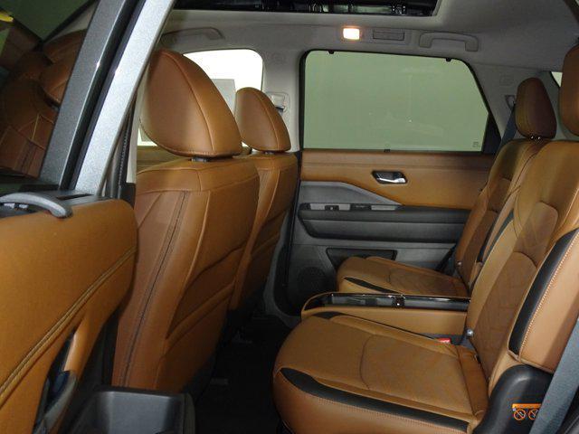 new 2025 Nissan Pathfinder car, priced at $47,652