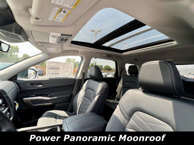 new 2025 Nissan Pathfinder car, priced at $48,673