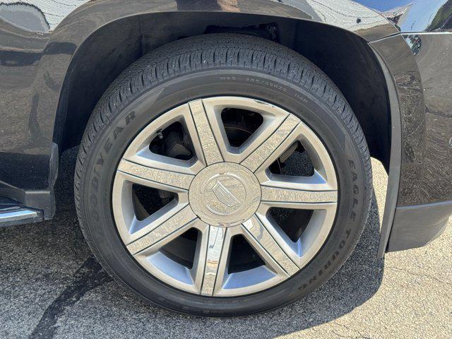 used 2020 Cadillac Escalade ESV car, priced at $39,781