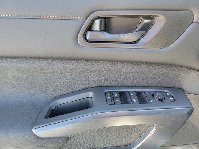 new 2025 Nissan Pathfinder car, priced at $38,057