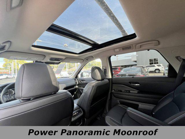 new 2025 Nissan Pathfinder car, priced at $45,872
