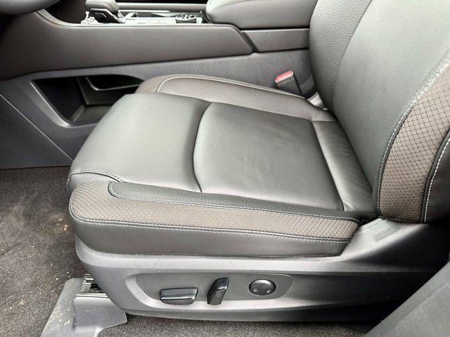 new 2025 Nissan Pathfinder car, priced at $38,442