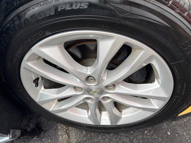 used 2018 Chevrolet Malibu car, priced at $11,976