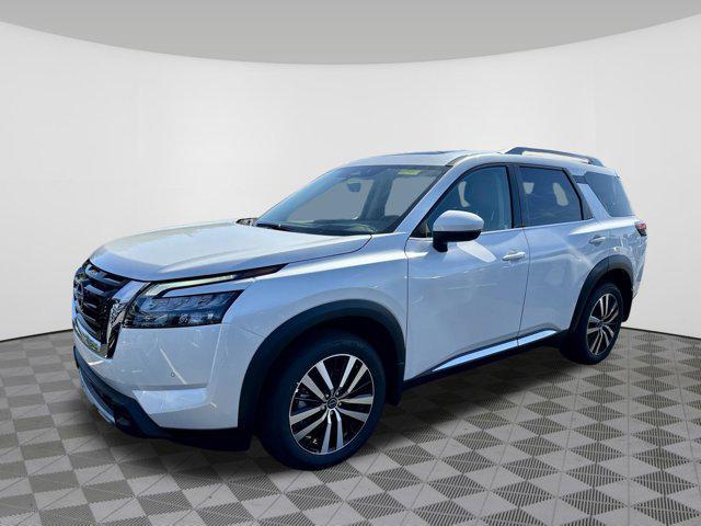 new 2025 Nissan Pathfinder car, priced at $44,546