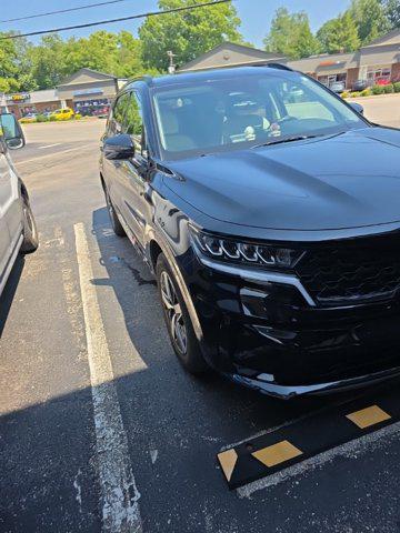 used 2023 Kia Sorento car, priced at $30,555