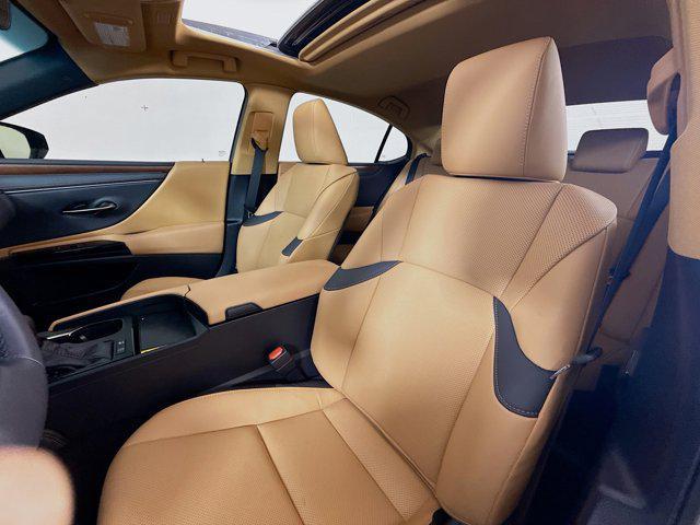 used 2025 Lexus ES 300h car, priced at $47,000