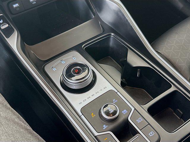 used 2022 Kia Sorento Hybrid car, priced at $24,900