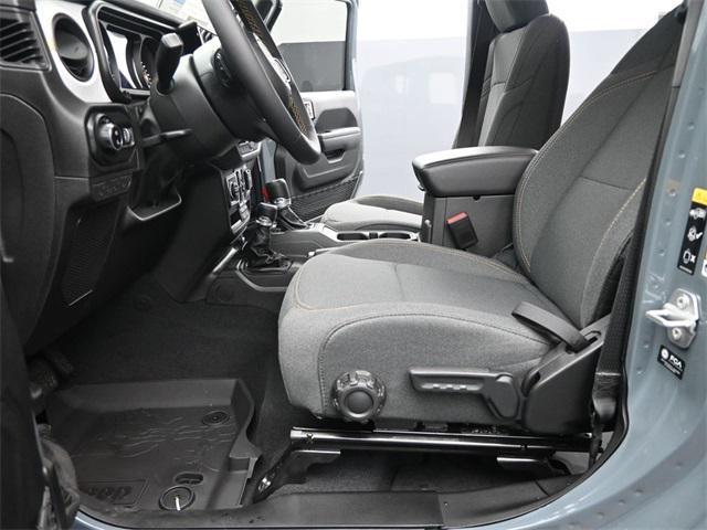 new 2025 Jeep Gladiator car, priced at $44,004