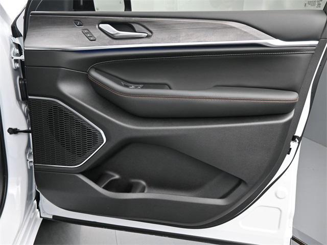 new 2025 Jeep Grand Cherokee car, priced at $59,029