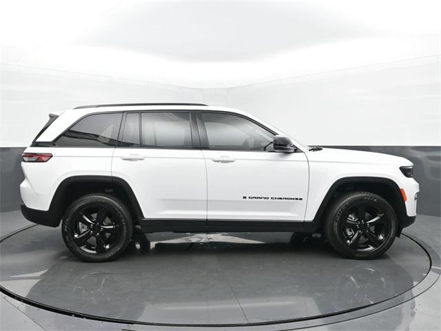 new 2025 Jeep Grand Cherokee car, priced at $44,260