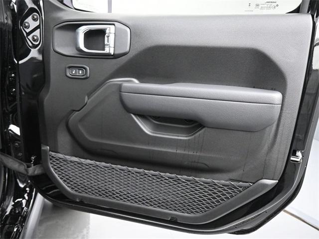new 2025 Jeep Wrangler car, priced at $56,364