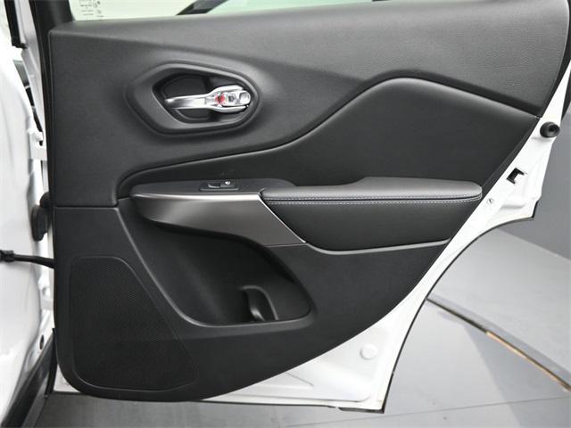 used 2020 Jeep Cherokee car, priced at $18,995