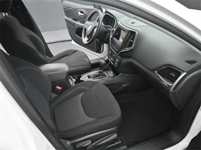 used 2020 Jeep Cherokee car, priced at $18,995