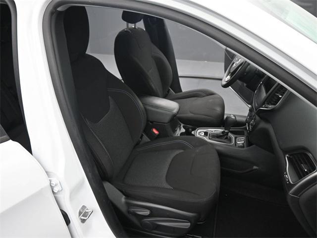 used 2020 Jeep Cherokee car, priced at $18,995