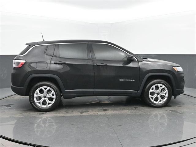 new 2025 Jeep Compass car, priced at $26,987