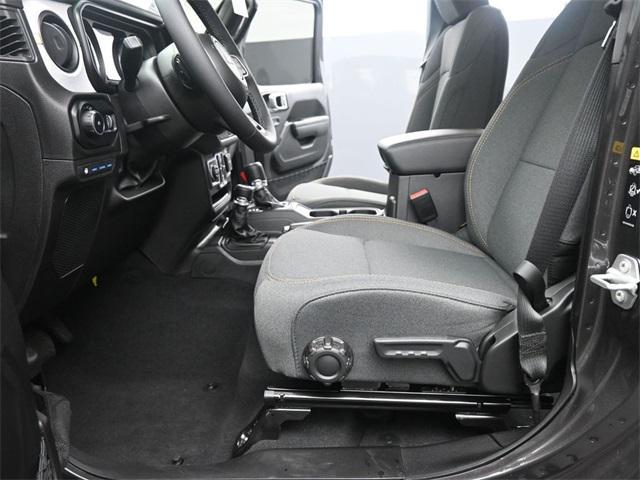 new 2025 Jeep Wrangler car, priced at $52,670
