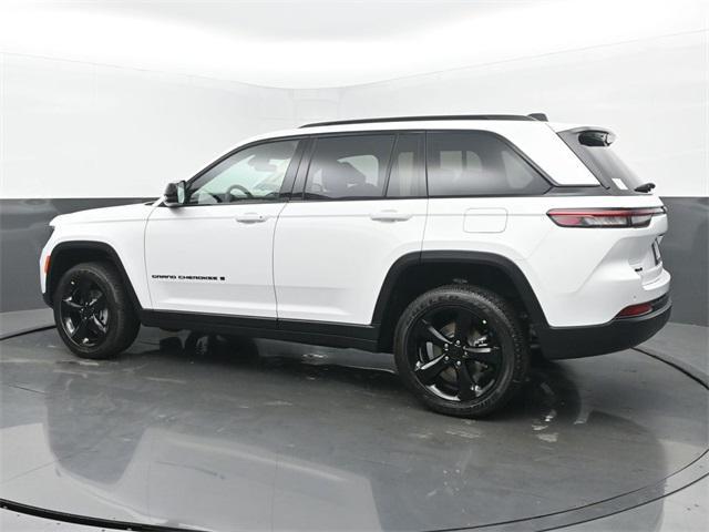 new 2025 Jeep Grand Cherokee car, priced at $42,270