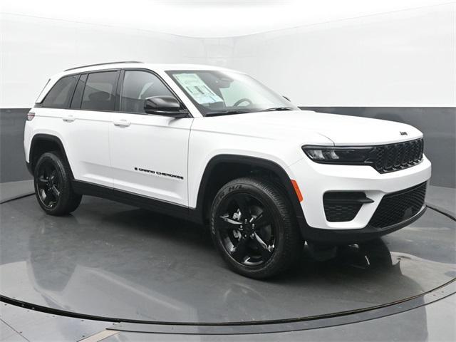 new 2025 Jeep Grand Cherokee car, priced at $42,270