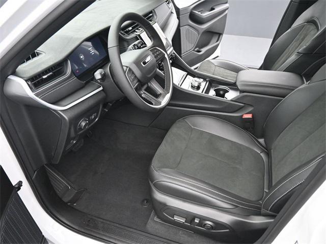 new 2025 Jeep Grand Cherokee car, priced at $42,270