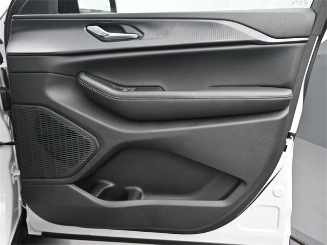 new 2025 Jeep Grand Cherokee car, priced at $42,270