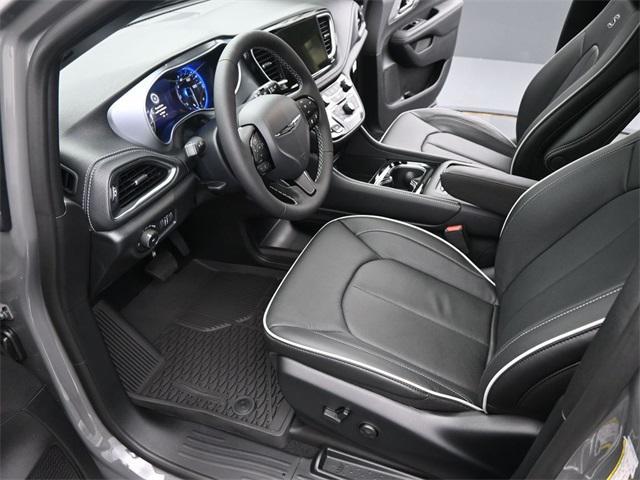 new 2025 Chrysler Pacifica car, priced at $55,854