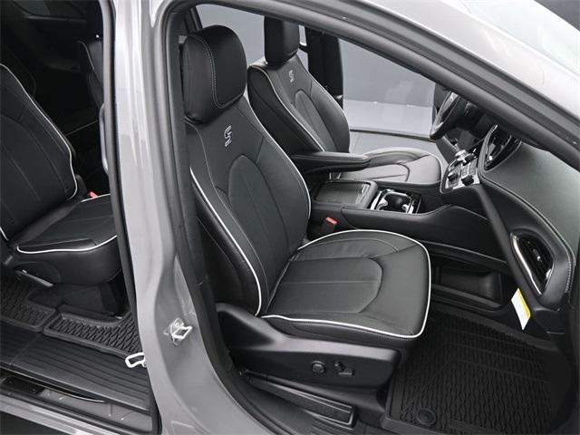 new 2025 Chrysler Pacifica car, priced at $55,854