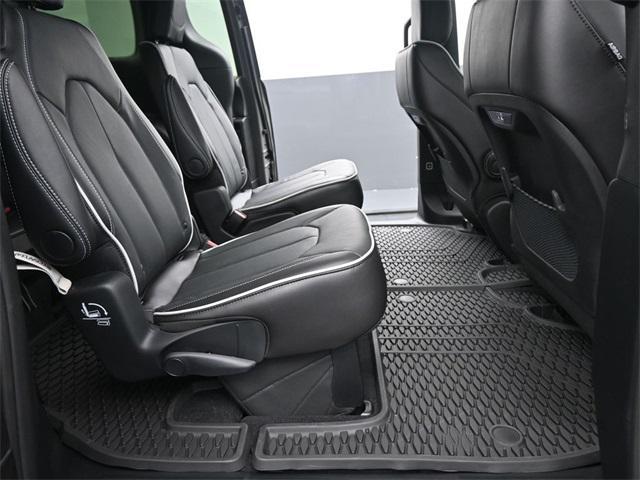 new 2025 Chrysler Pacifica car, priced at $55,854