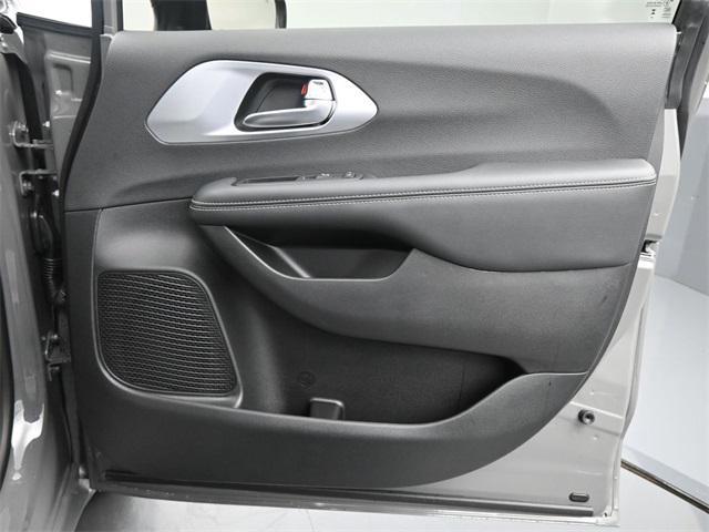 new 2025 Chrysler Pacifica car, priced at $55,854
