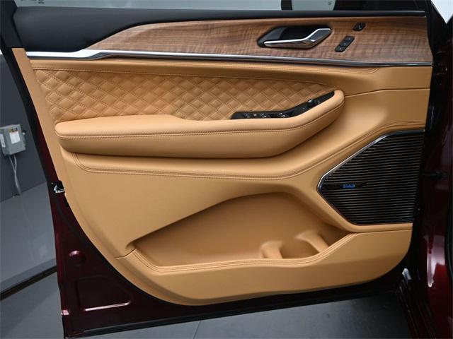 new 2025 Jeep Grand Cherokee car, priced at $62,244