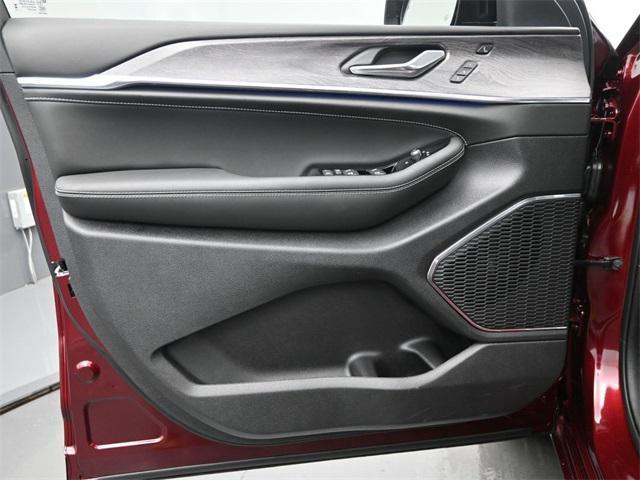 new 2025 Jeep Grand Cherokee car, priced at $59,415