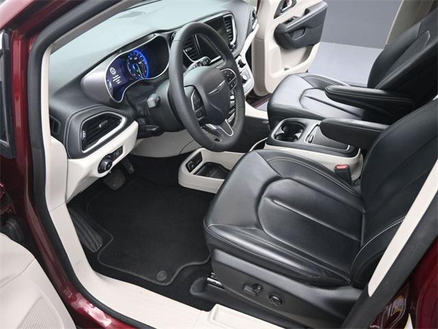 used 2023 Chrysler Pacifica car, priced at $35,490
