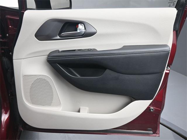 used 2023 Chrysler Pacifica car, priced at $35,490