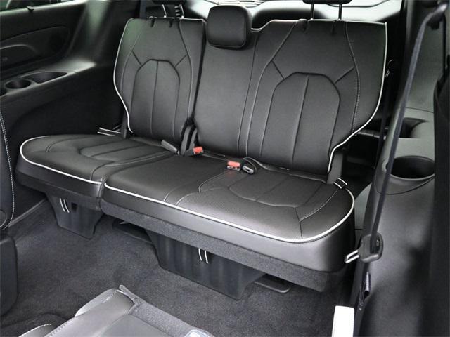 new 2025 Chrysler Pacifica car, priced at $45,691
