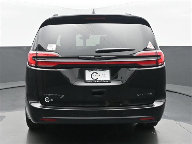 new 2025 Chrysler Pacifica car, priced at $45,691