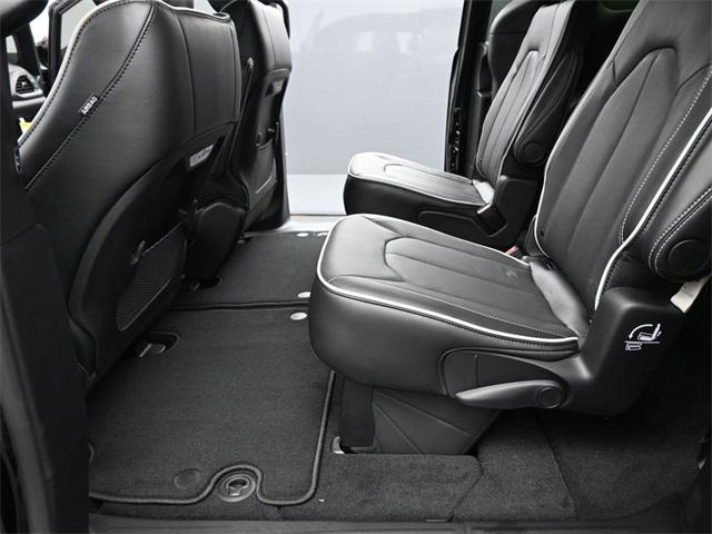 new 2025 Chrysler Pacifica car, priced at $45,691