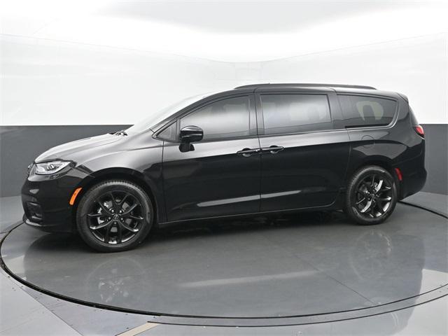 new 2025 Chrysler Pacifica car, priced at $45,691